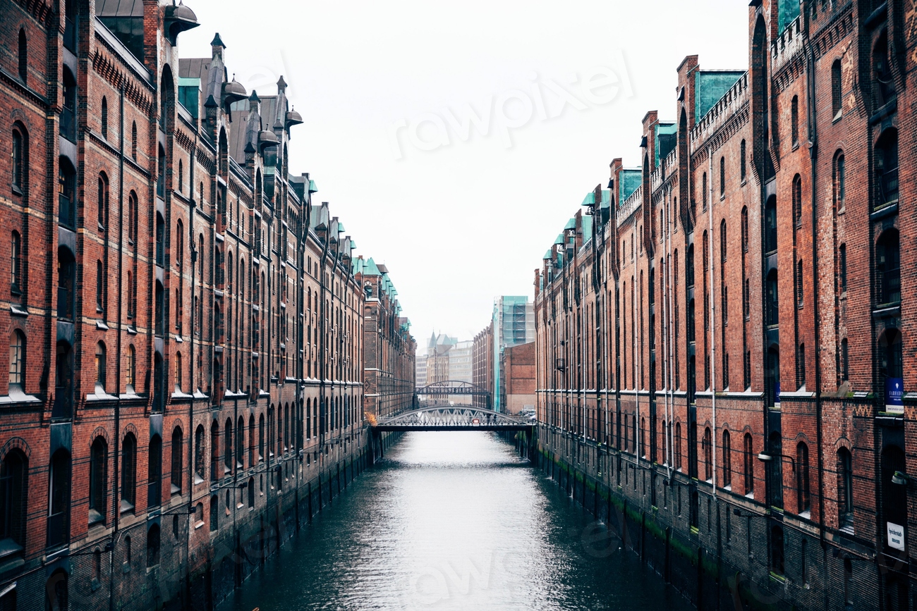 Free Hamburg canal image